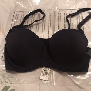 New Pretty black Bra Fredericks of Hollywood size 34A